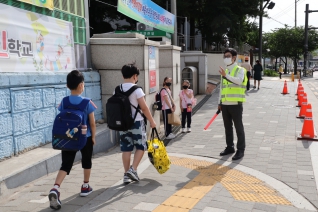 교통봉사활동 재개 대표이미지